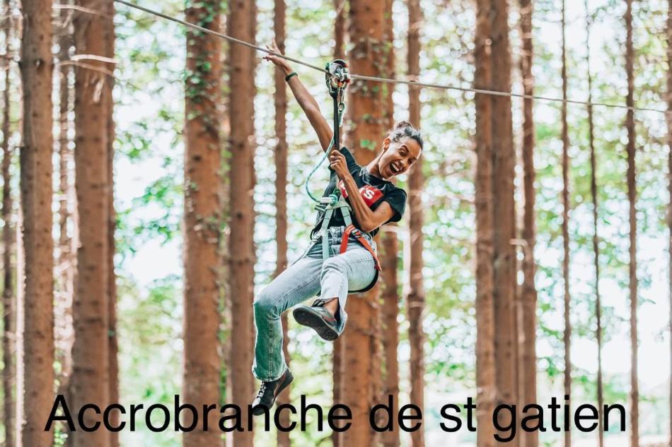 Gite Chalet Bleu Soleil Saint-Benoit-d'Hebertot エクステリア 写真